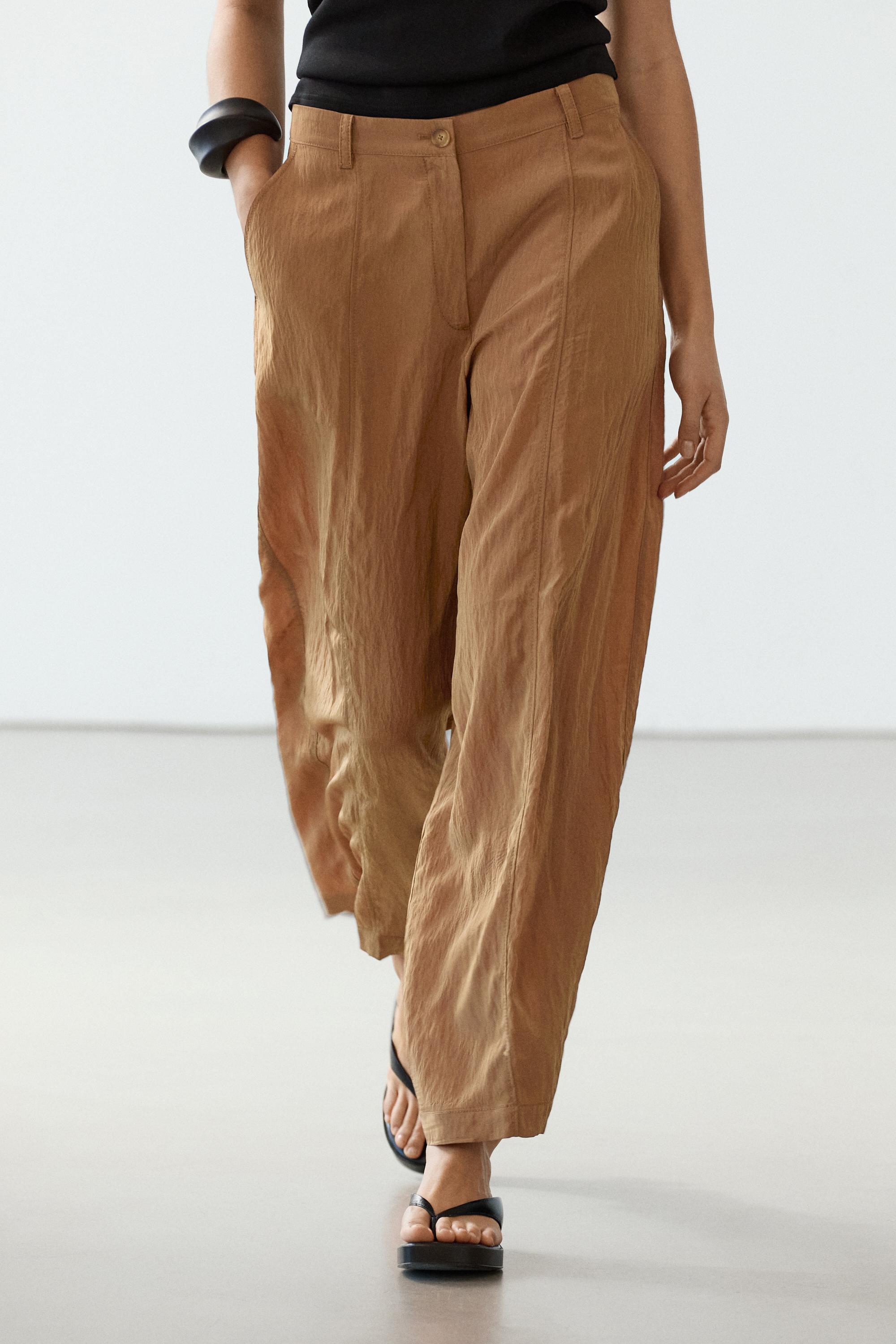 Lightweight barrel fit trousers